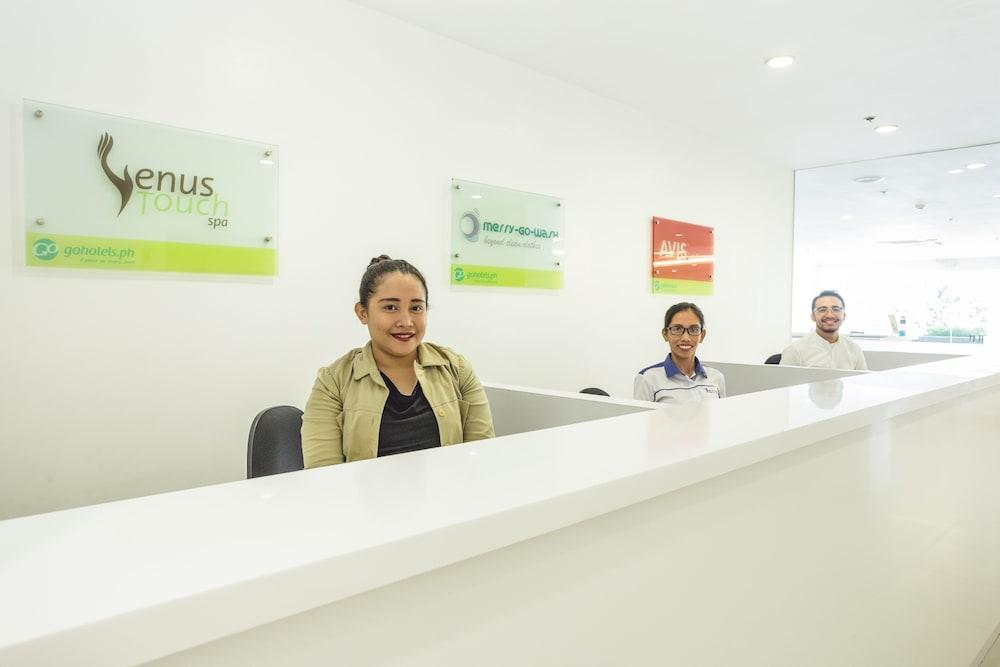 Go Hotels Timog Quezon City Kültér fotó