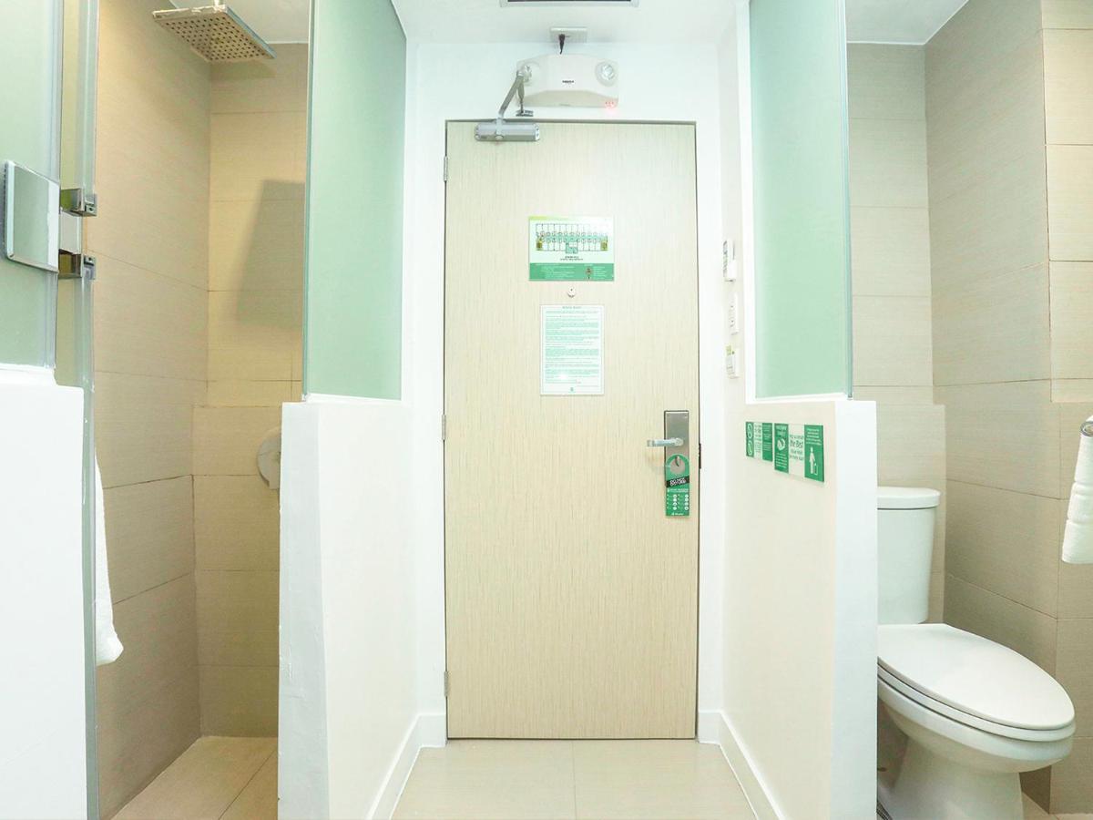 Go Hotels Timog Quezon City Kültér fotó