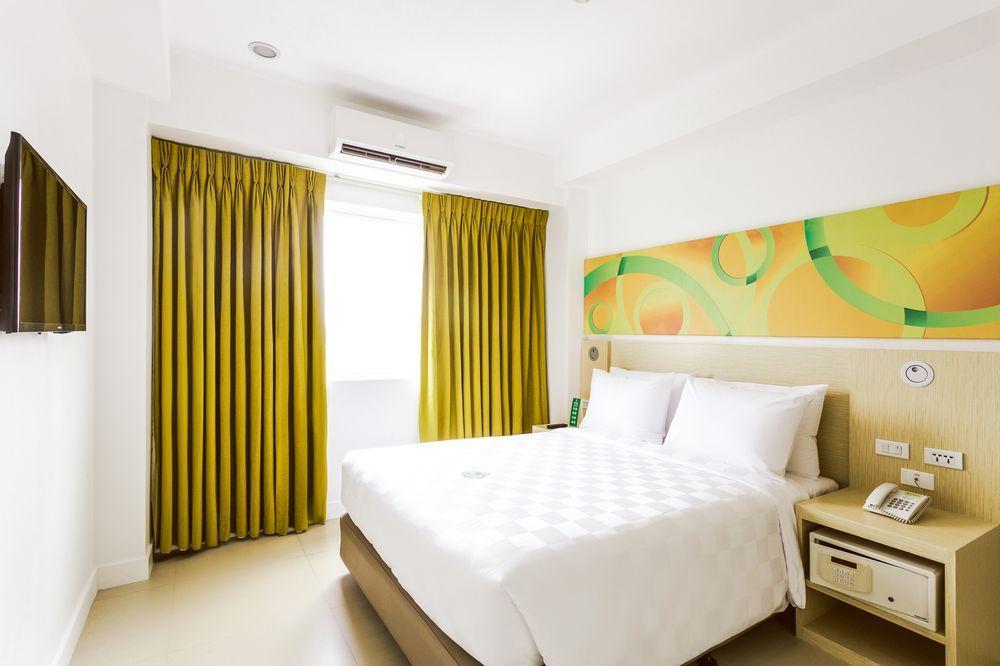 Go Hotels Timog Quezon City Kültér fotó